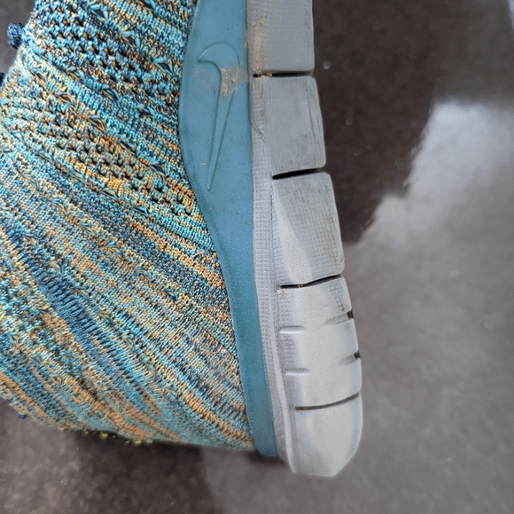 Nike Flyknit Chukka - Picture 7 of 13